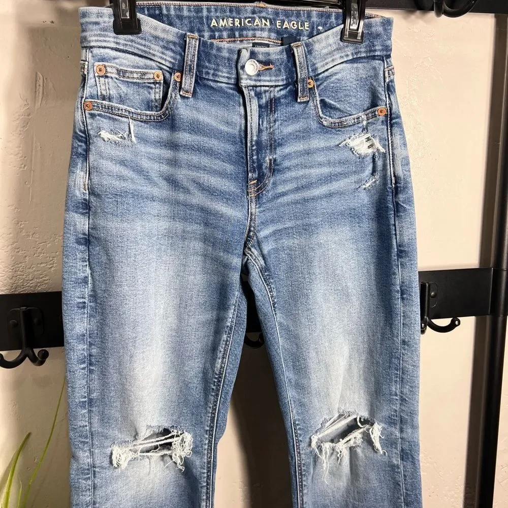 American Eagle Stretch Curvy Ripped Straight Jean Size 2